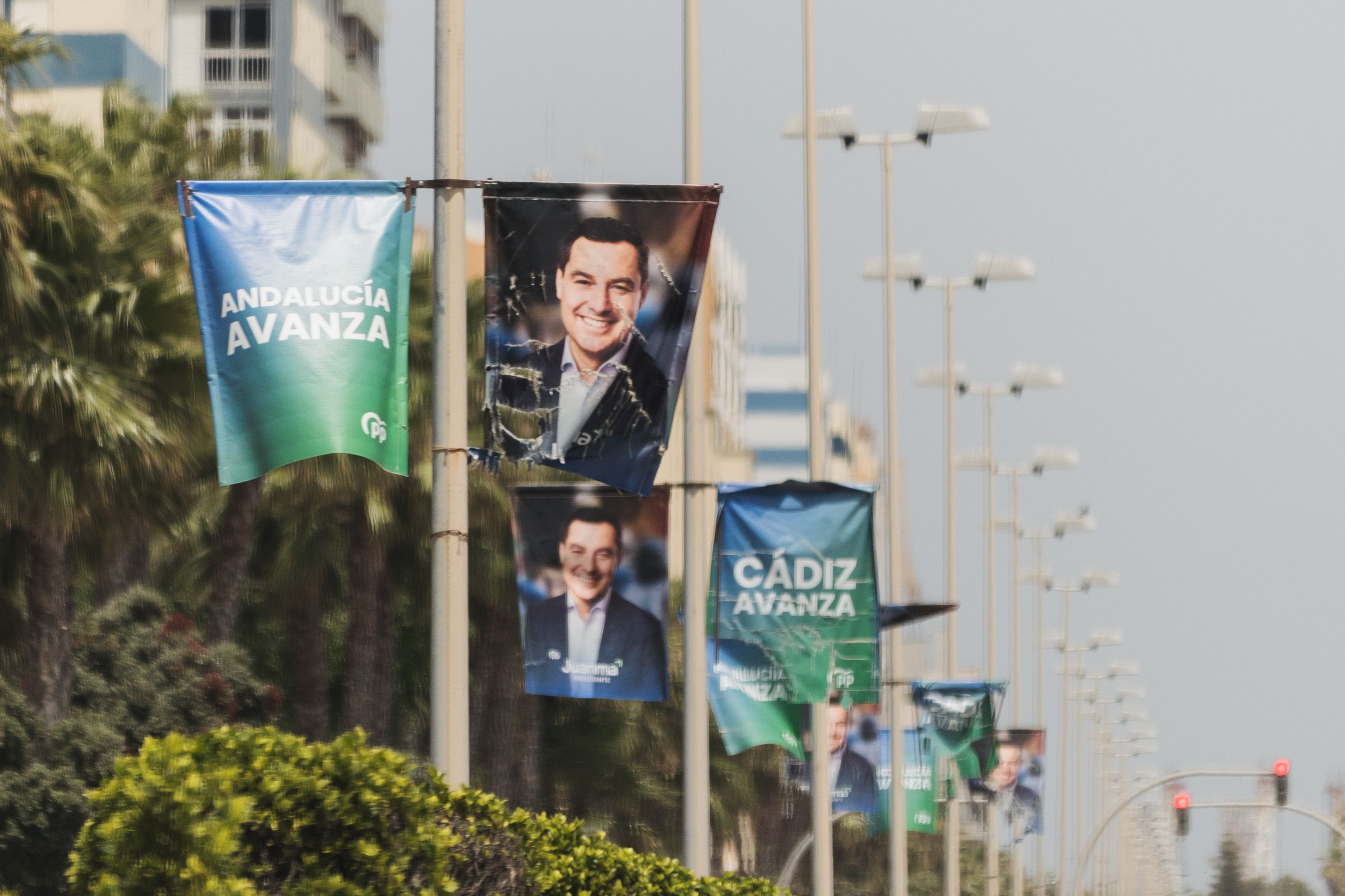Carteles de Juanma Moreno en las elecciones andaluzas de 2022.¿Se está derechizando la sociedad?