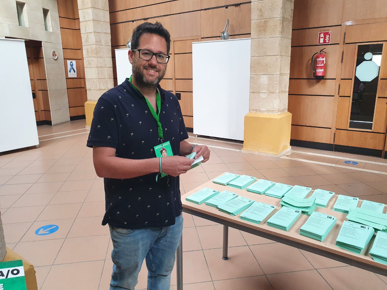 José Ignacio García, número dos de Adelante Andalucía este 19J por Cádiz, votando en su colegio electoral de Jerez