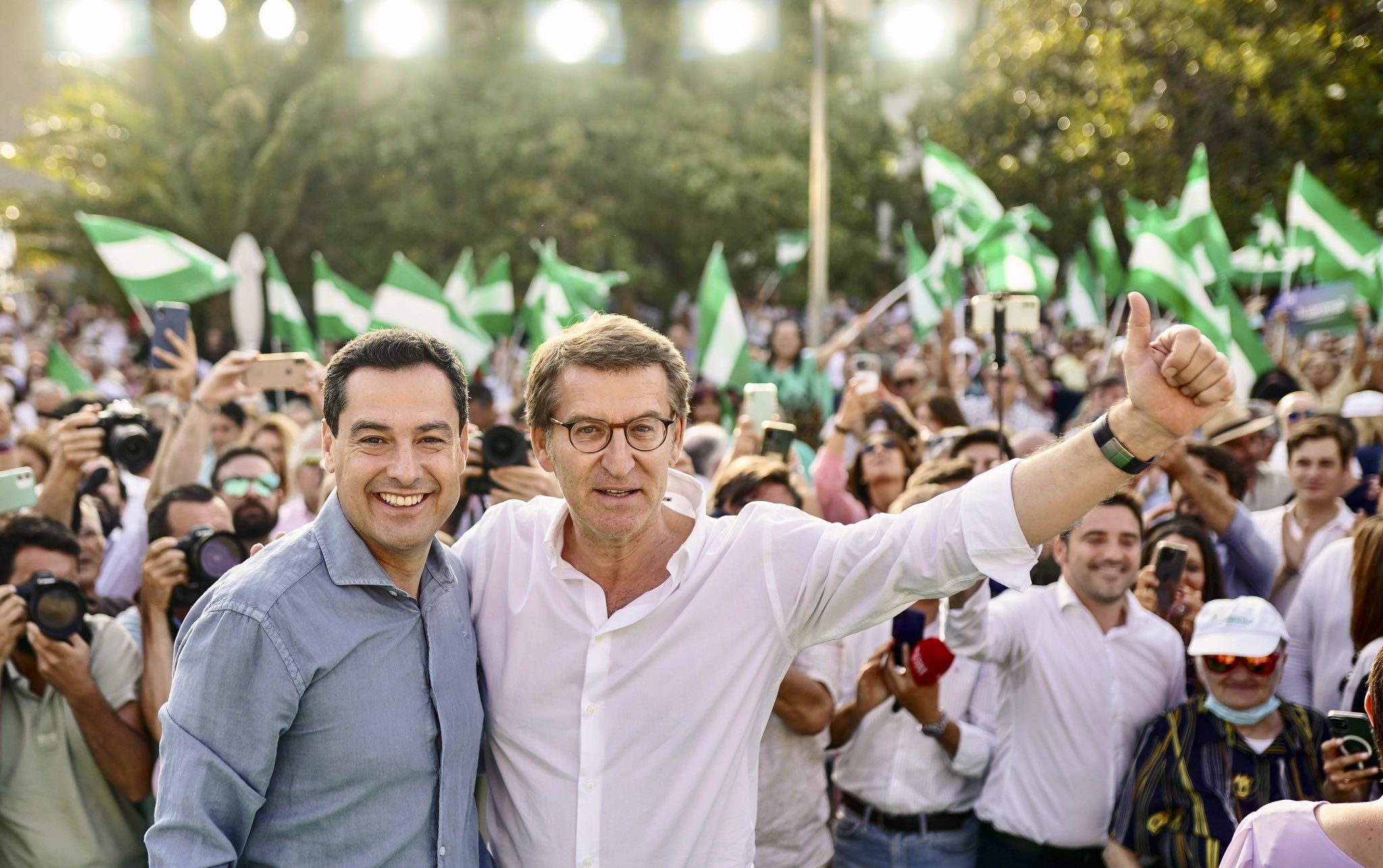 Juan Manuel Moreno y Alberto Núñez Feijóo, en una foto de la campaña de las andaluzas.