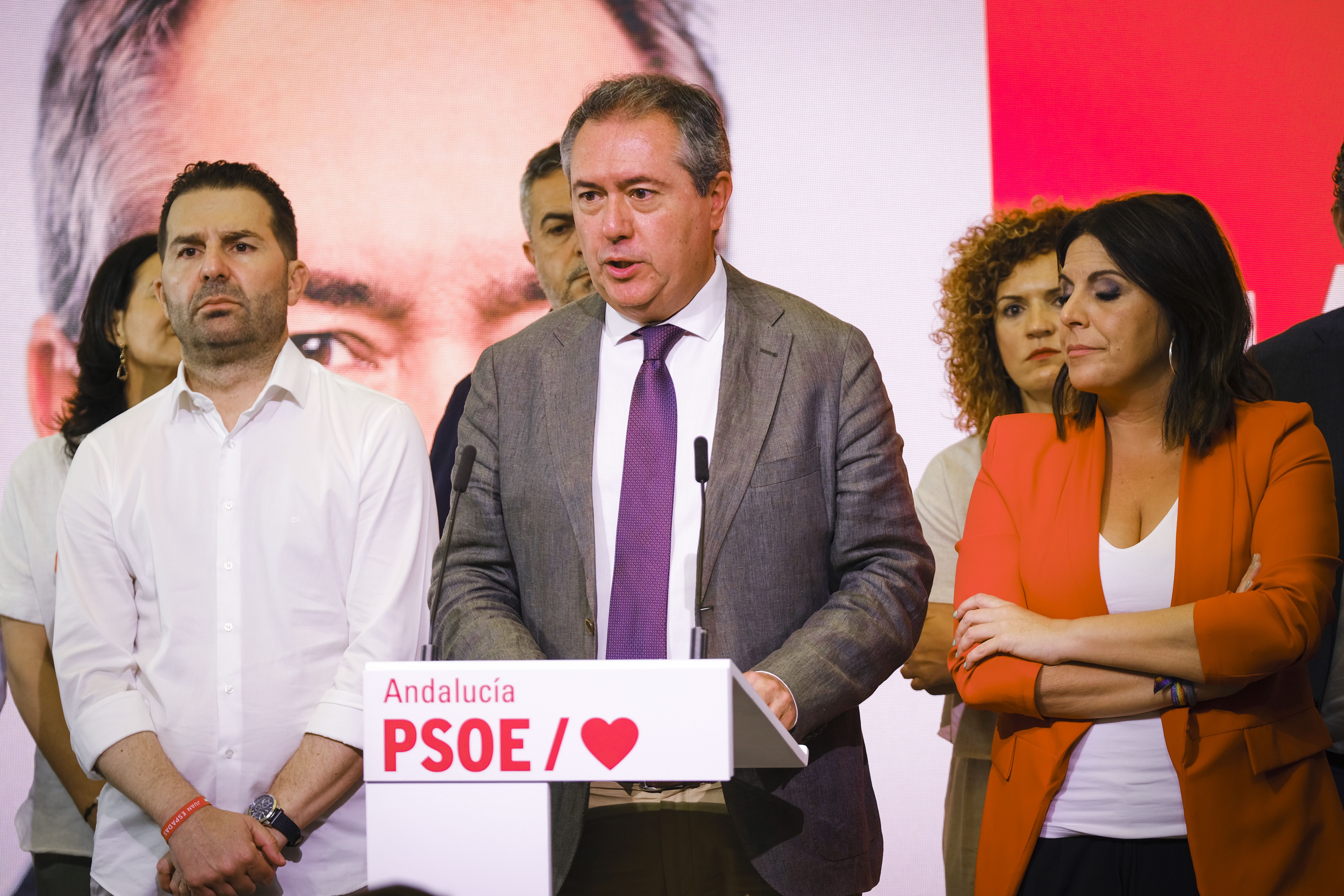 Espadas durante la noche electoral en el PSOE.