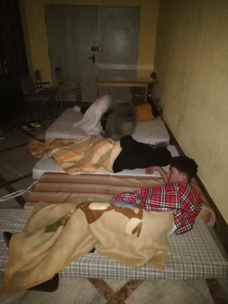 Los inmigrantes, en la biblioteca de la CNT de Jerez.