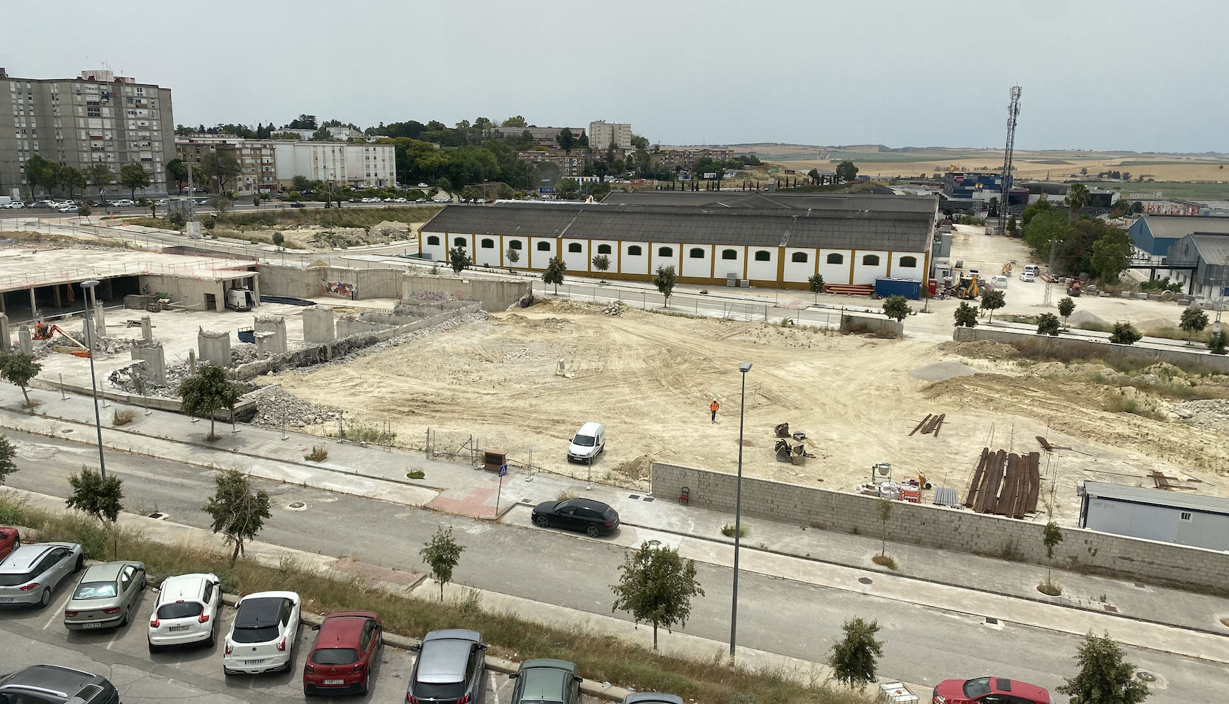 Vista del enorme terreno comercial junto al Hospital de Jerez y al denominado sector Cooperativa, en una imagen reciente.