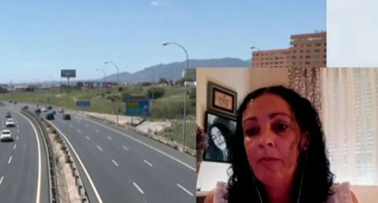 Isabel, la madre de familia, narrando la teletransportación sufrida en Cádiz.