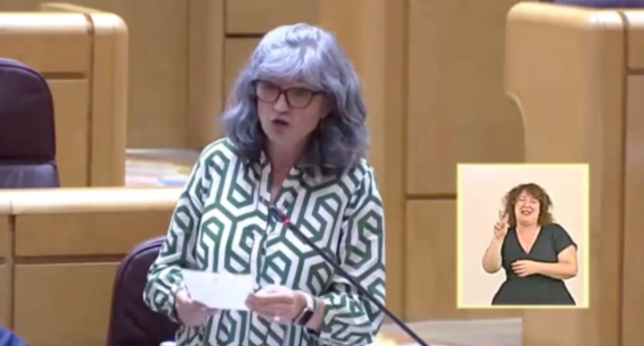 La senadora de Adelante Andalucía, Pilar González, en uno de los plenos del Senado.