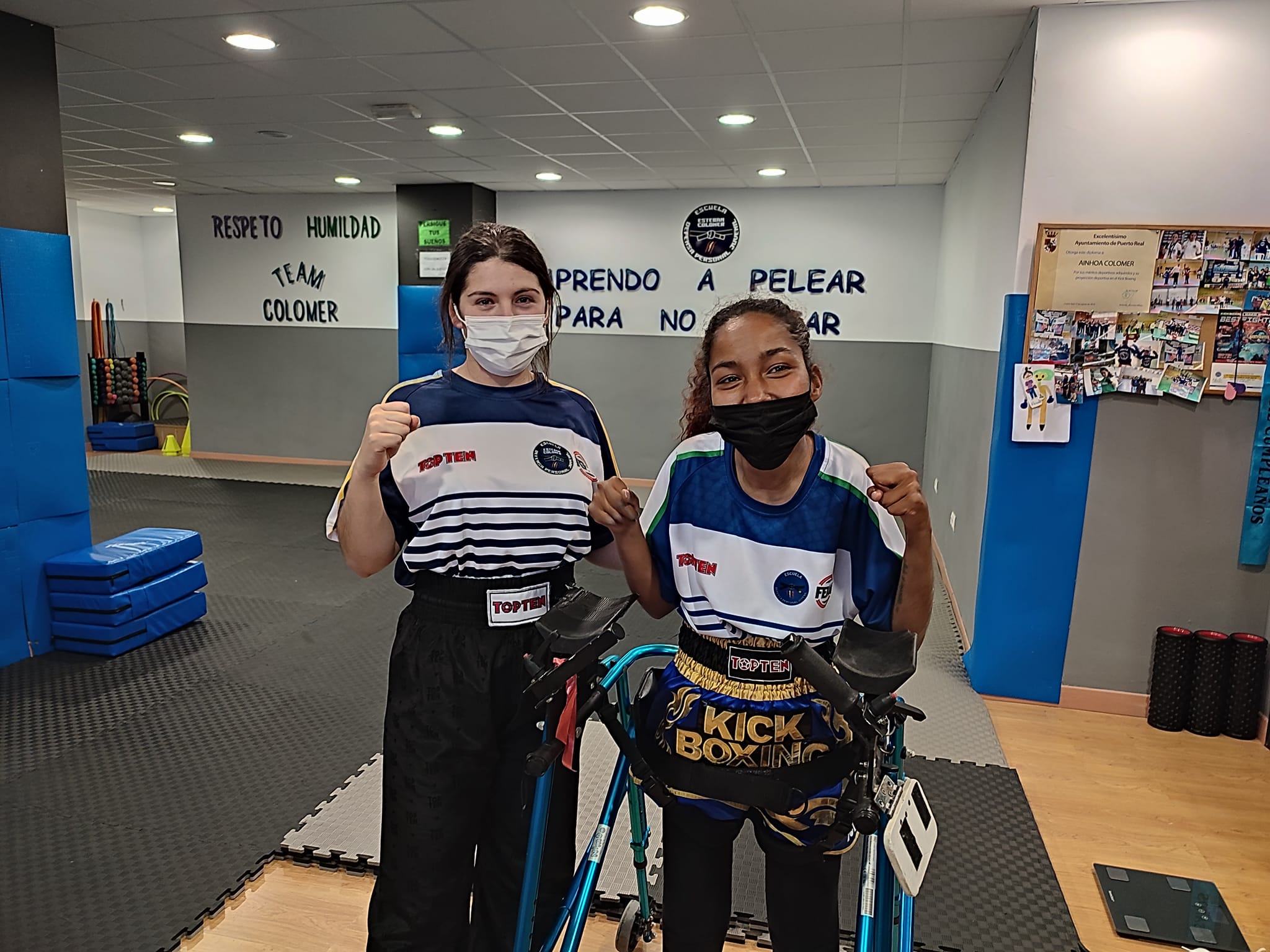 Amina, vecina de Río San Pedro, necesita ayuda para ir al campeonato de España de Kick Boxing que se celebrará en Córdoba.