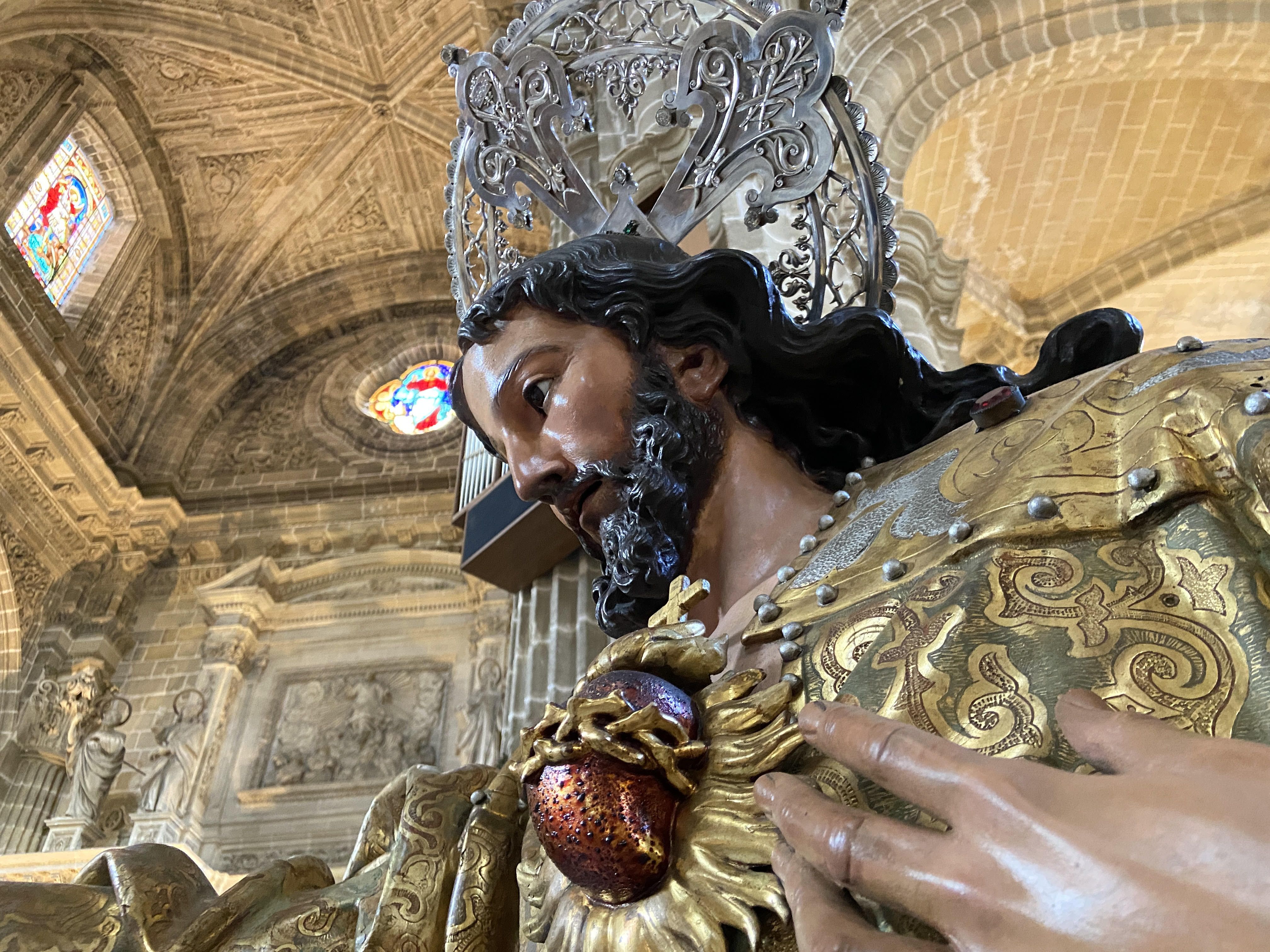 Este viernes, procesión con el Sagrado Corazón. La imagen en los cultos que se celebran en la Catedral.