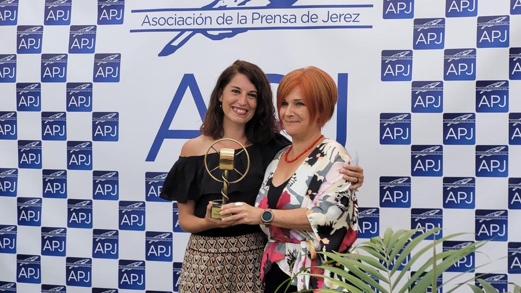  La periodista María José Carmona ha sido premiada en el X Premio Juan Andrés García de la APJ por su reportaje 'Los poetas rudos'.