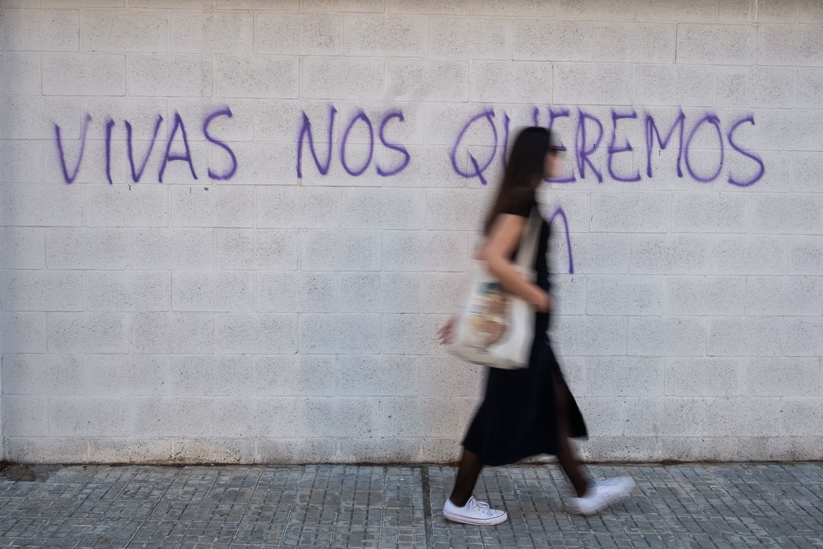 Un lema feminista pintado en una pared. FOTO: MANU GARCÍA. 