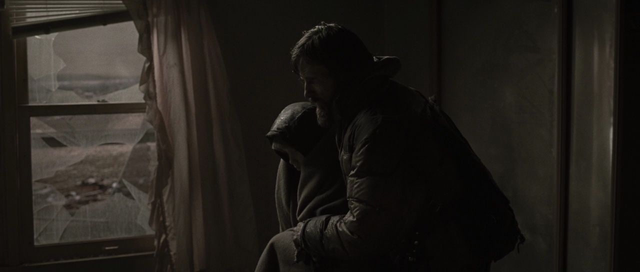 Fotograma de 'The Road (La carretera)', una gran distopía posapocalíptica llevada al cine desde la novela de McArthy.