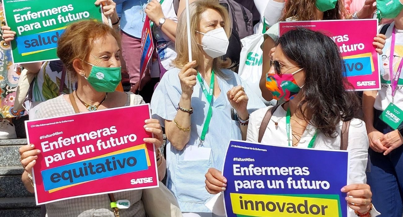 Una movilización de enfermeras pidiendo un cambio en el sistema.