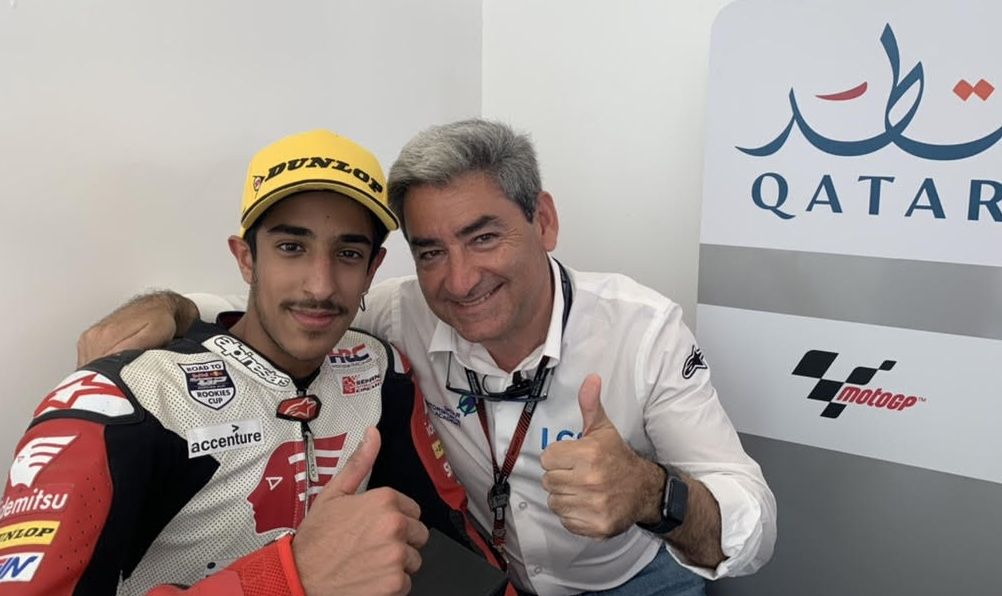 Juan Baquero junto a Hamad Al Sahouti uno de los talentos salidos de la Academia que creó en el Circuito de Qatar.