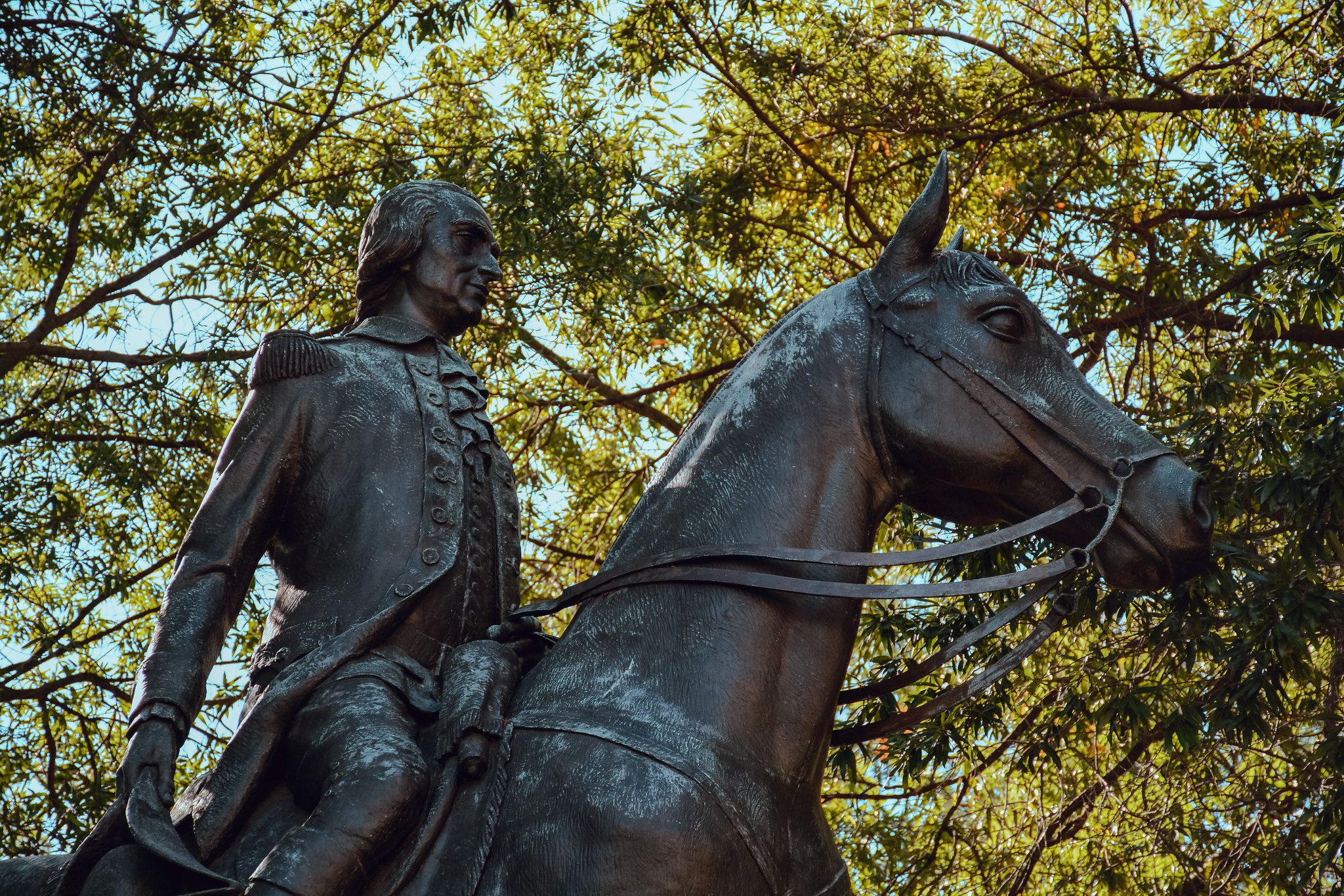 El 4 de julio norteamericano: el héroe andaluz que fue clave en la independencia  de Estados Unidos. Bernardo de Gálvez, en un monumento ecuestre en Washington.