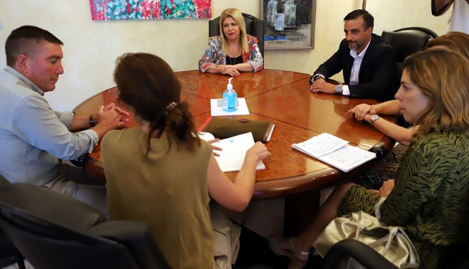 Alcaldesa Firma Venta Calle Carmen