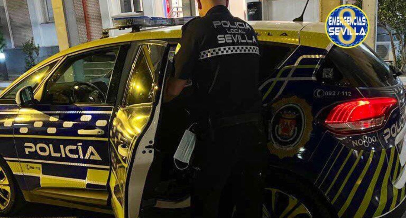 Momento de la detención en Sevilla del individuo que entró en el Convento de Santa Rosalía.