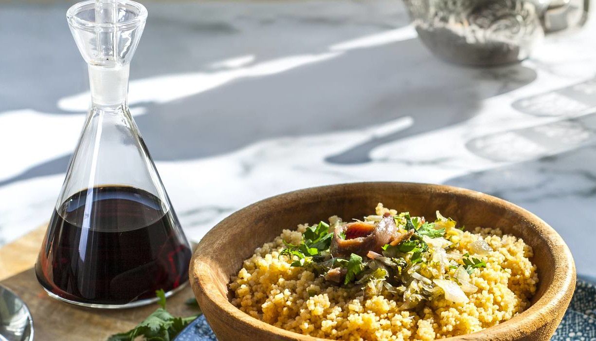 Fino con tabulé de anchoas al Vinagre de Jerez, una de las recetas veraniegas del Consejo Regulador.