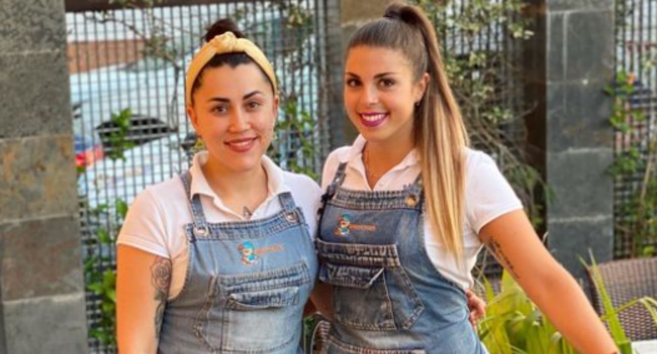 Ángela y Cristina, las dos camareras que han dejado Barcapizza para emprender nuevas aventuras laborales.