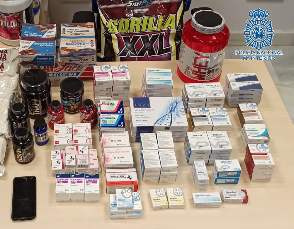 El material incautado al hombre detenido en Jerez.