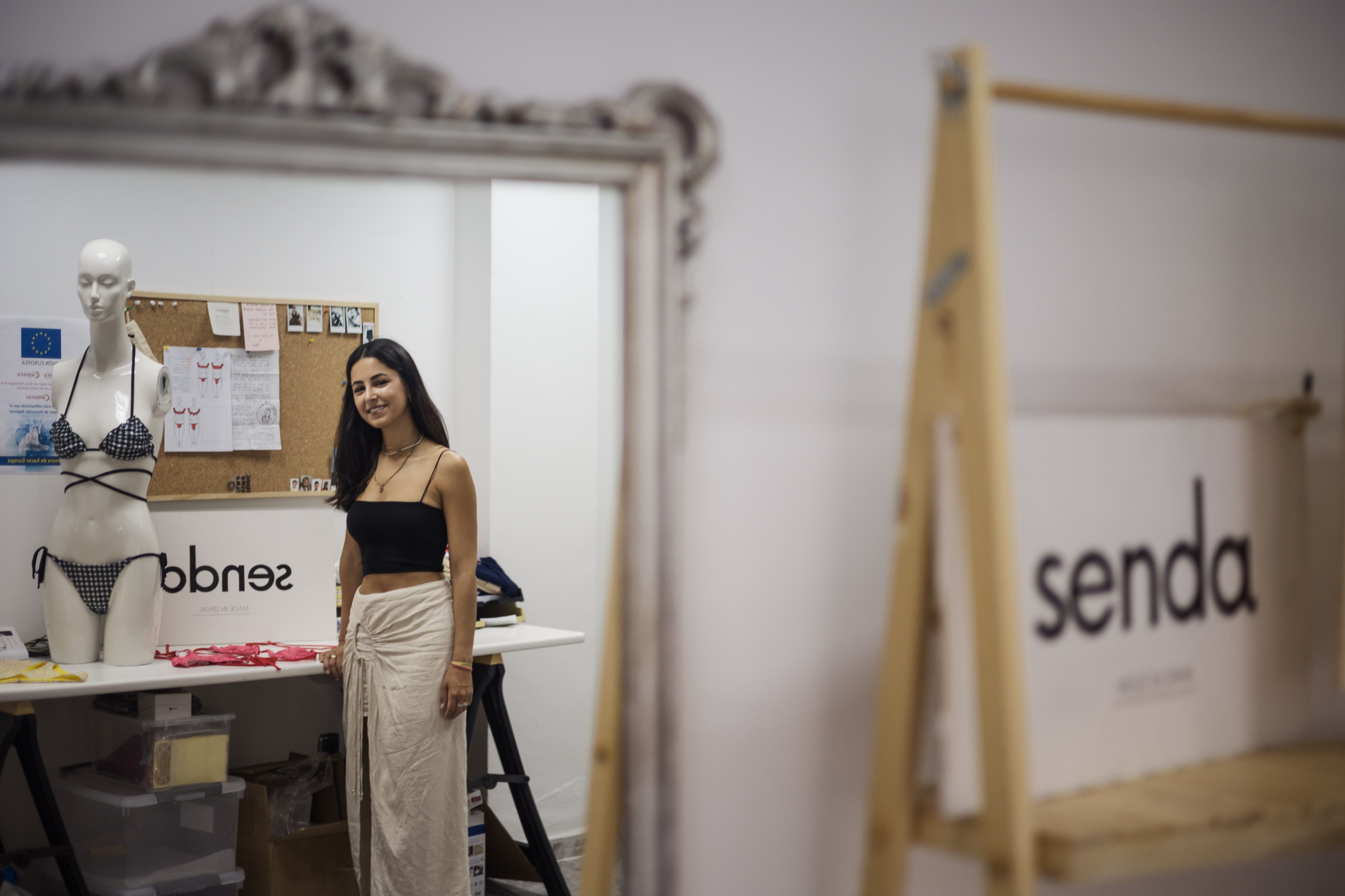 Nuria Fábregas es la creadora de Senda, una marca de bikinis y bañadores sostenibles.