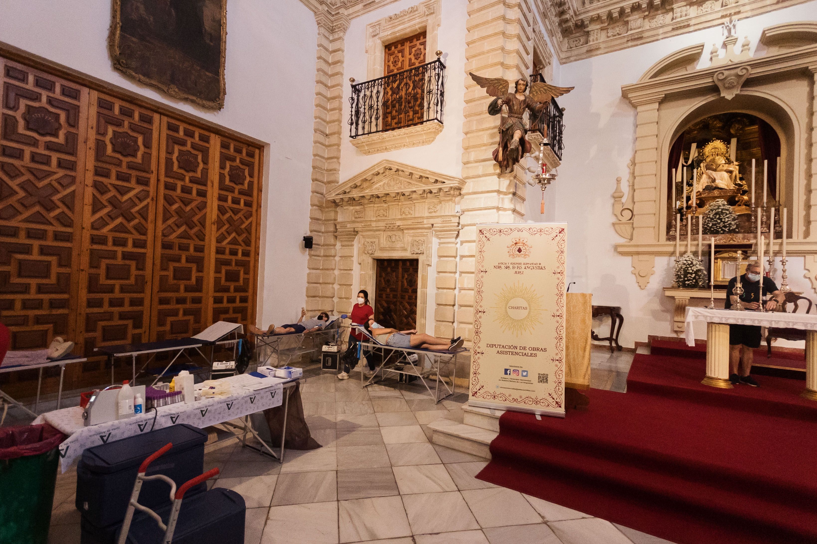 La capilla de Las Angustias acogió la primera sesión de donaciones de sangre durante el verano en Jerez.