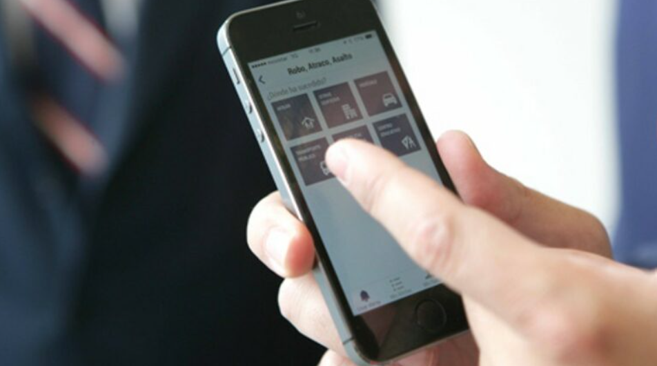 Un joven llama más de treinta veces a la Policía alertando de delitos falsos.