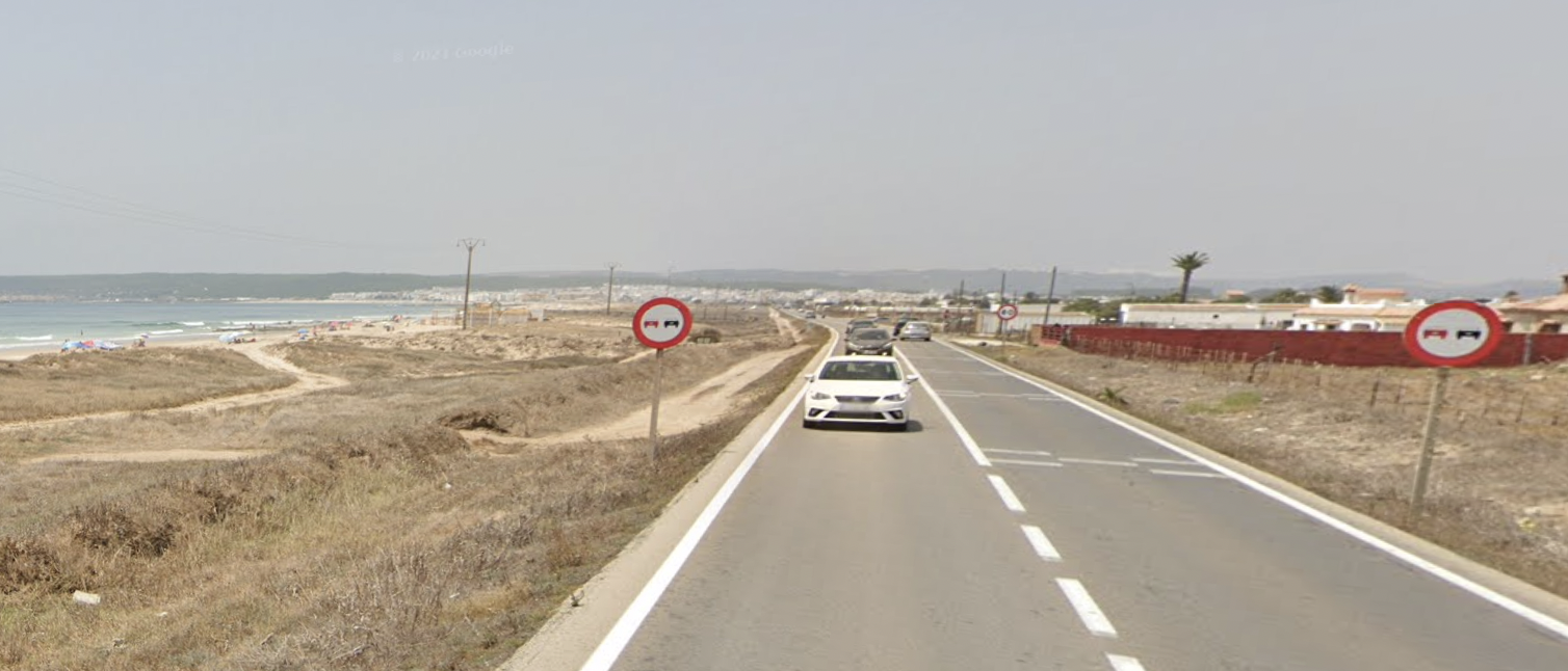 Muere un ciclista en la carretera entre Barbate y Zahara de los Atunes. En la captura de Google Maps, un punto de la A-2231.