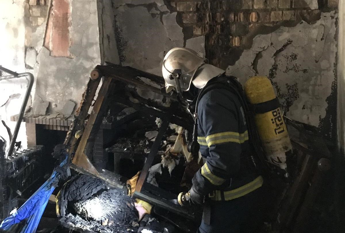 Bomberos del Consorcio en las tareas de extinción. FOTO: CONSORCIO PROVINCIAL DE BOMBEROS