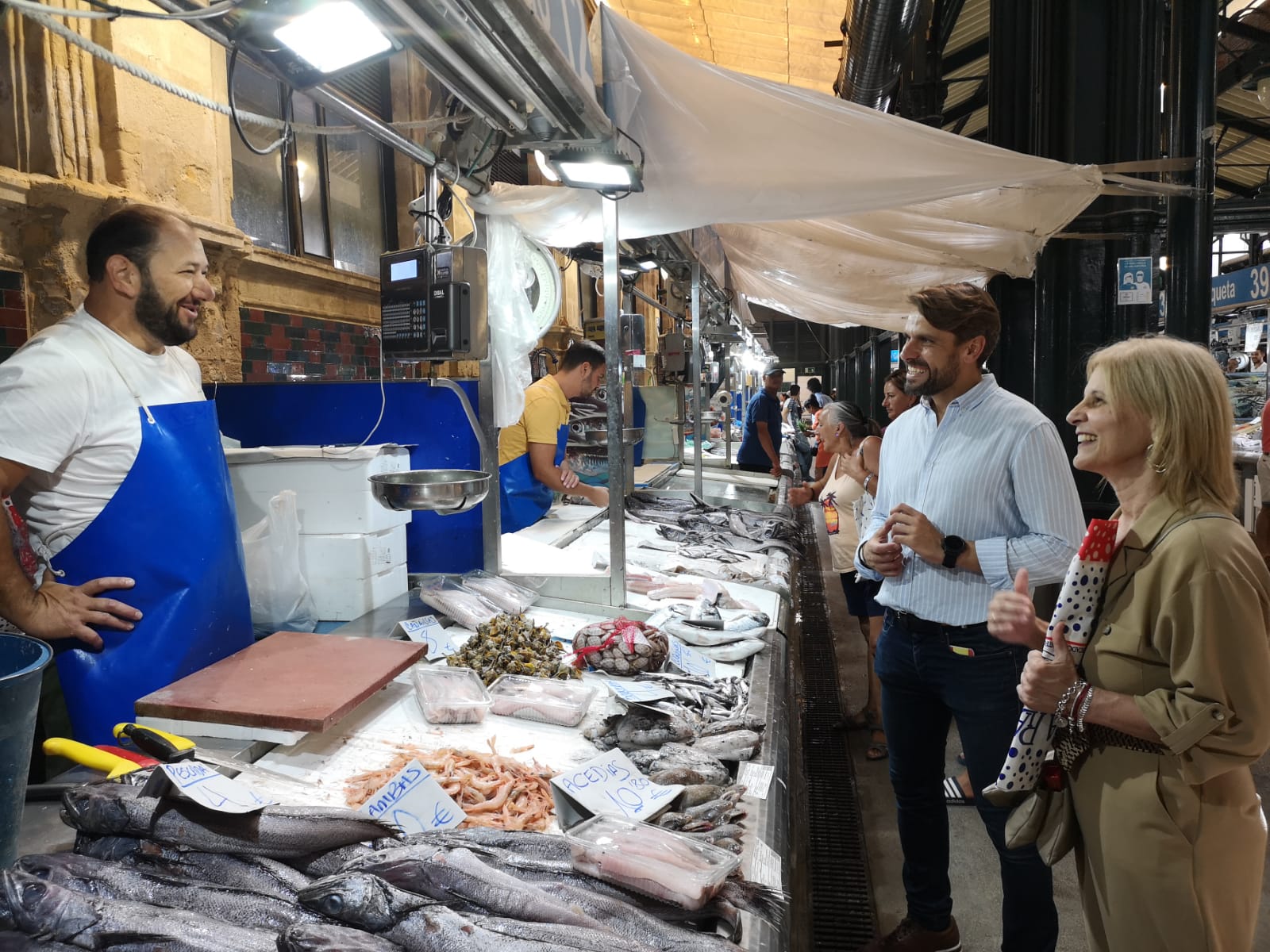 Imagen de la visita del PP de Jerez al Mercado de Abastos.