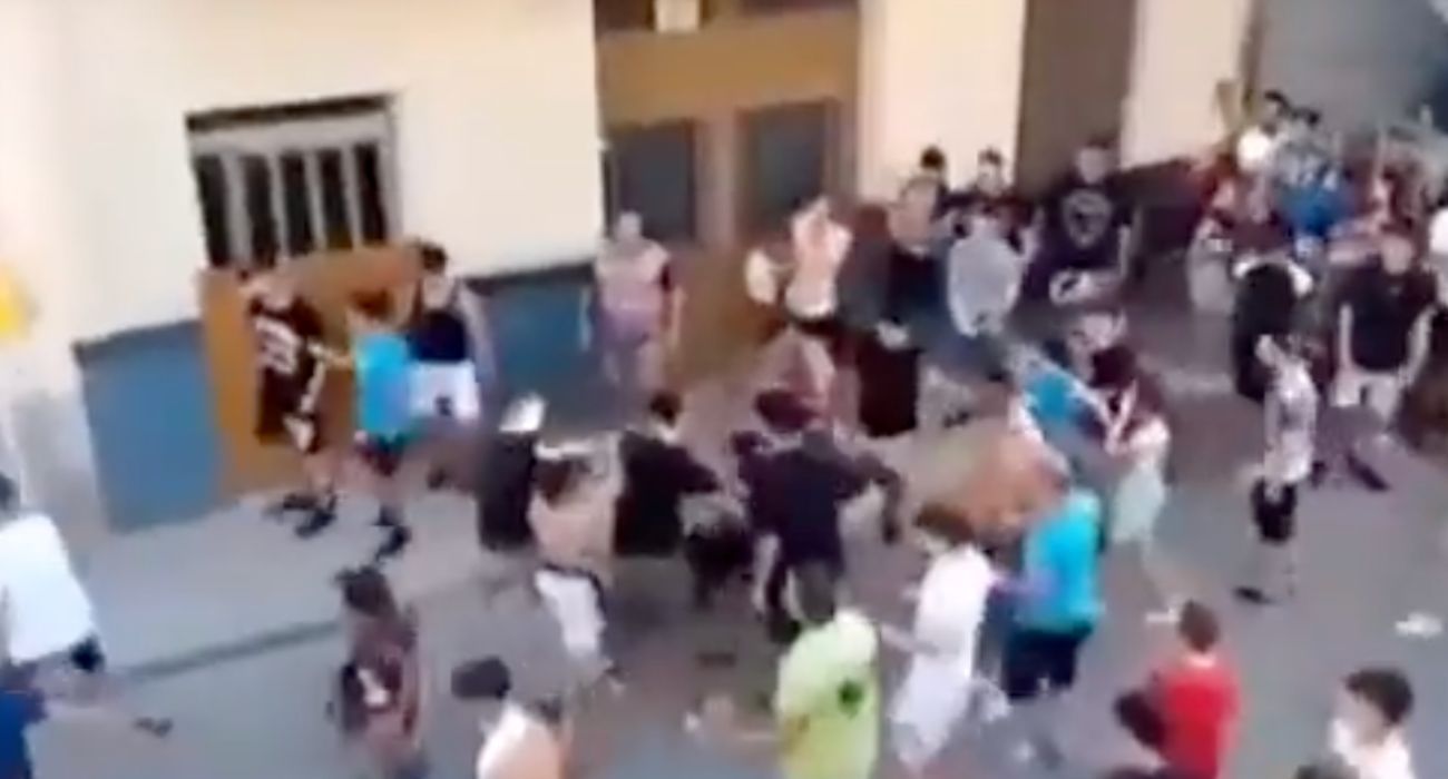 Reyerta multitudinaria en la que resultó herido un agente de la Policía Local.