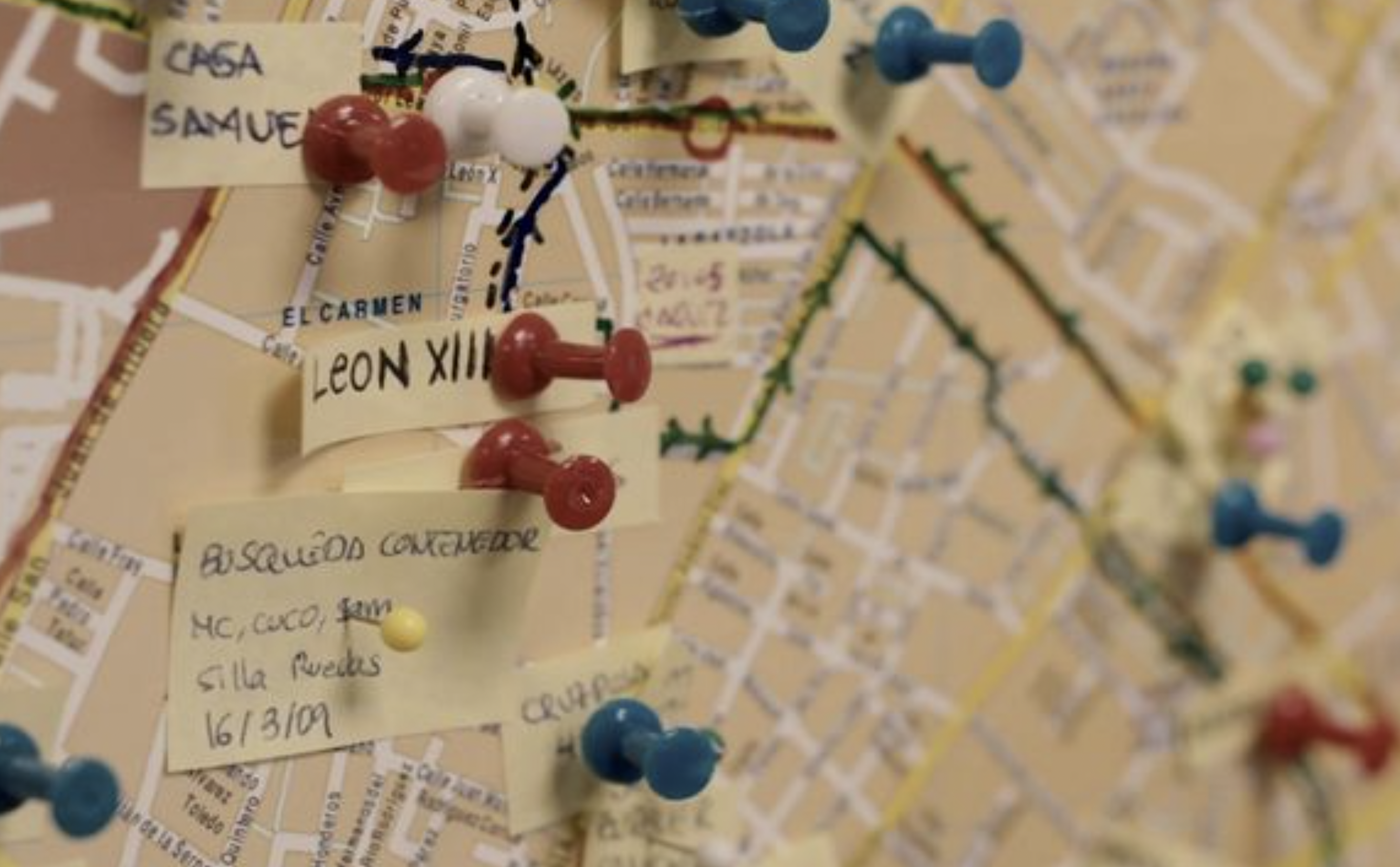 Mapa de Sevilla con León XIII, el piso donde fue asesinada Marta del Castillo, en un fotograma de la serie de Netflix sobre este caso.