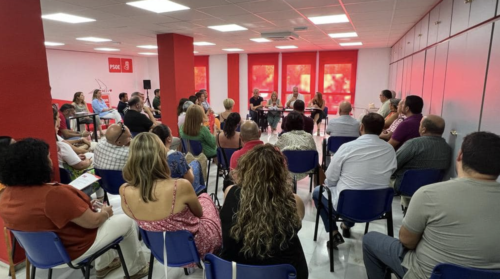 Encuentro de Juan Carlos Ruiz Boix, secretario general del PSOE de Cádiz, en la tarde del pasado lunes en la sede de los socialistas jerezanos.
