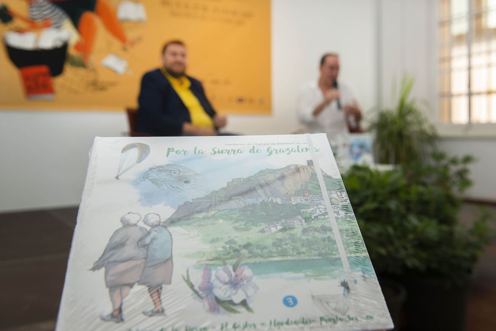 Nuevo cuaderno de viaje de la colección editada por el Servicio de Publicaciones de Diputación de Cádiz. Viajar por los secretos de la Sierra de Cádiz a través de ilustraciones de Arturo Redondo.