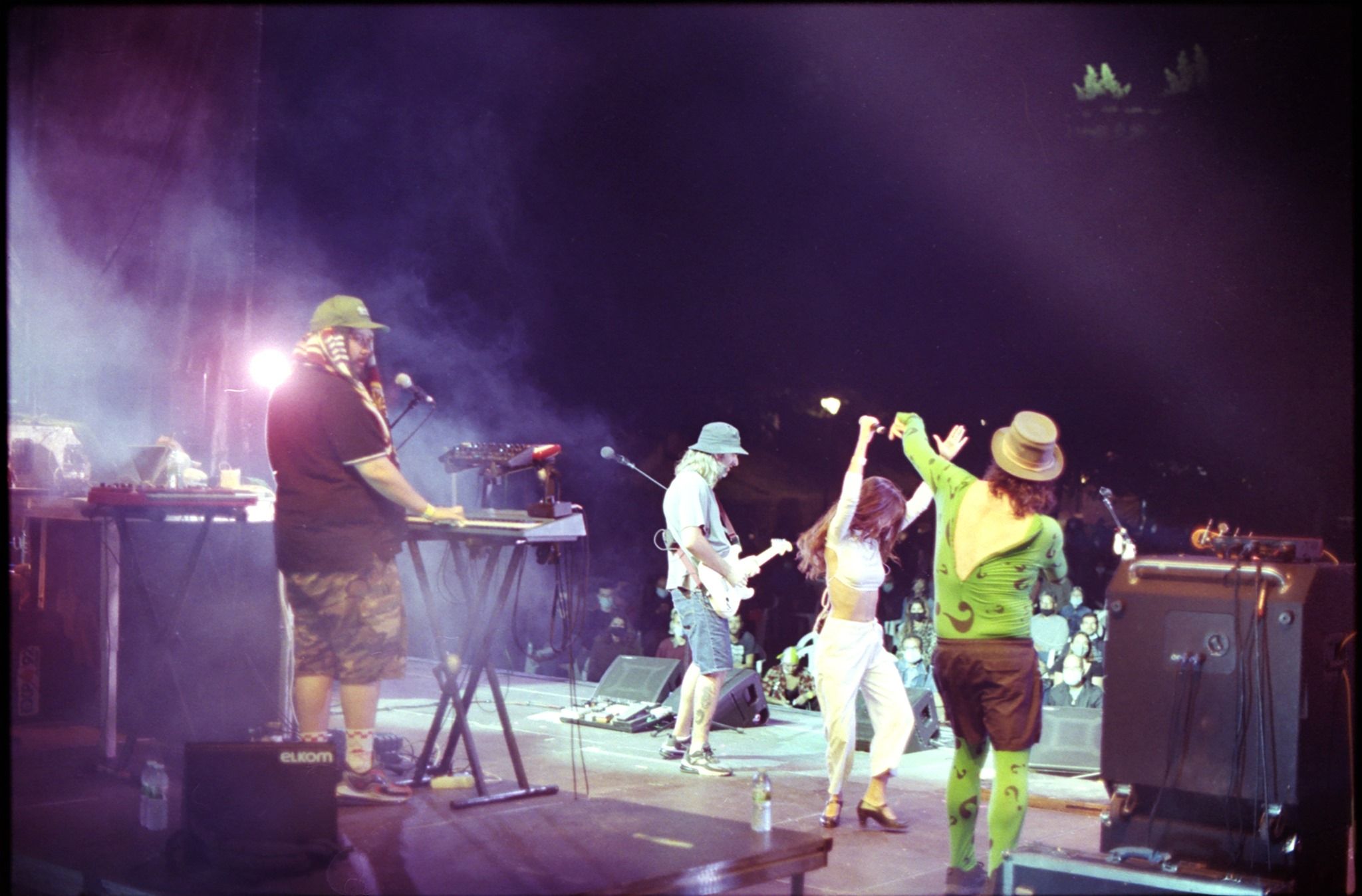 Califato 3/4 será uno de los grupos que actuará este verano en el CAAC de Sevilla.