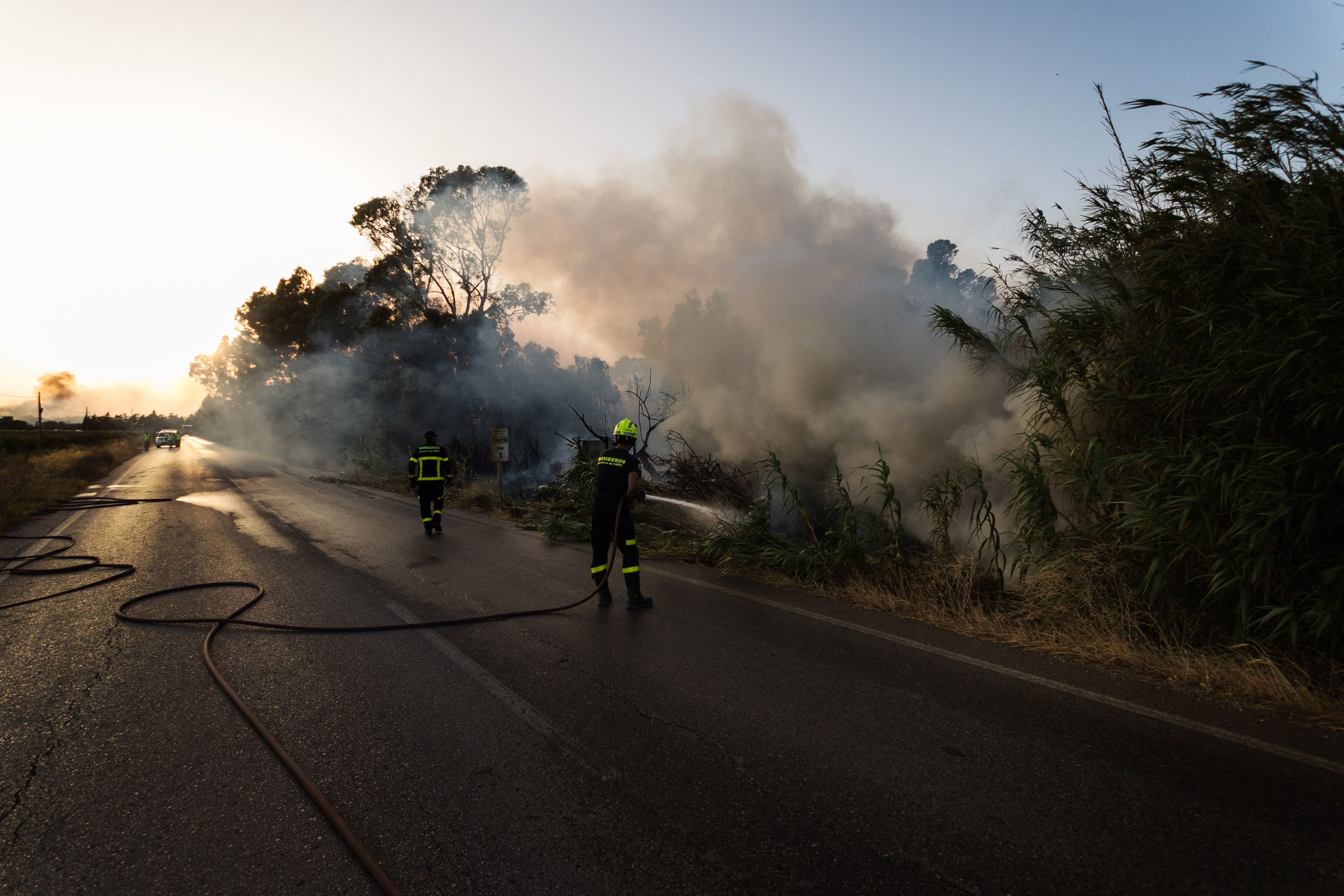 Tareas de extinción del fuego. 