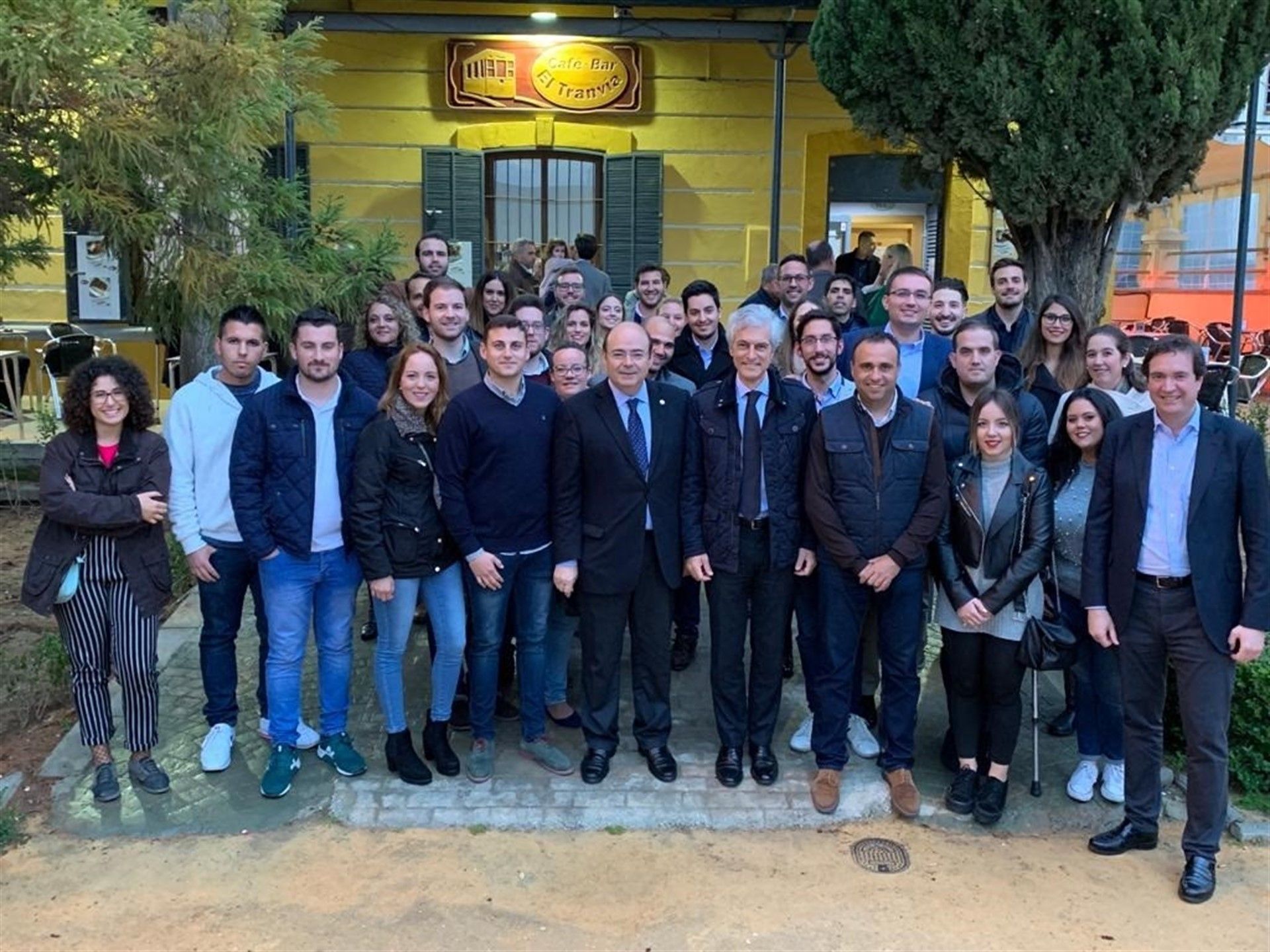 Adolfo Suárez Illana en un encuentro de jóvenes en Granada.