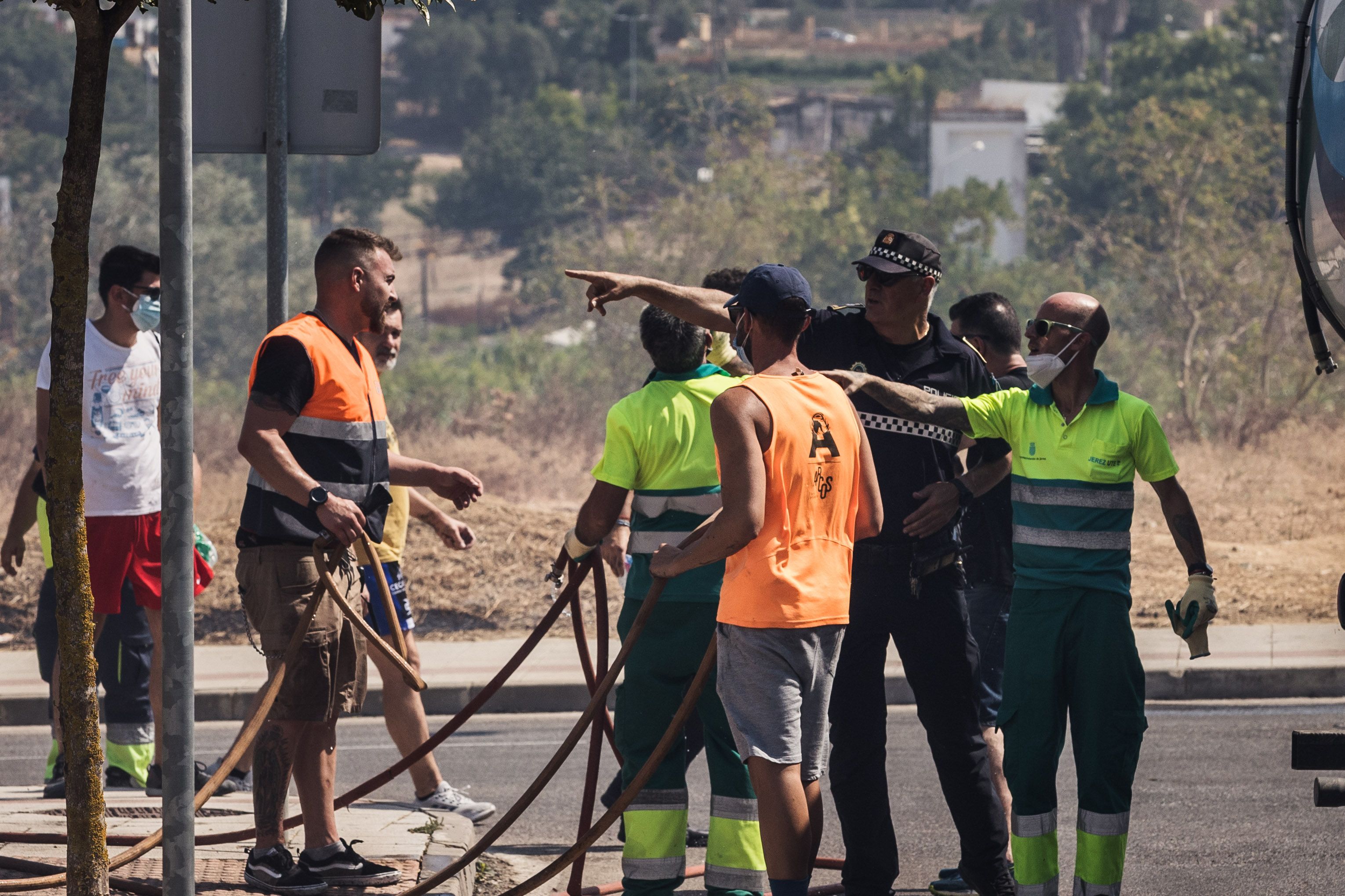 Agentes y empleados de limpieza. 
