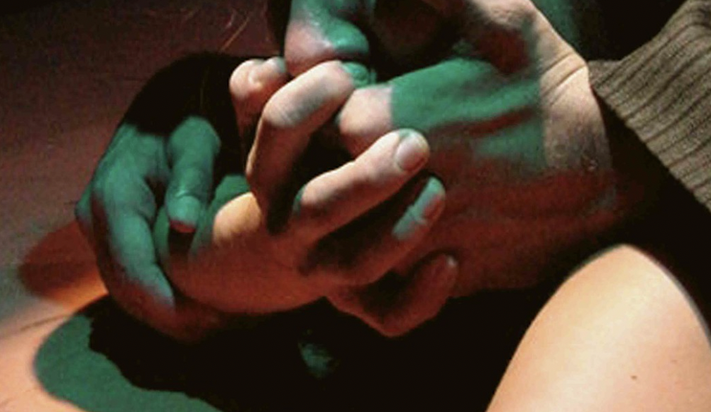 Condenado: el dueño de un pub de Granada violó a una joven cuando estaba en el baño.