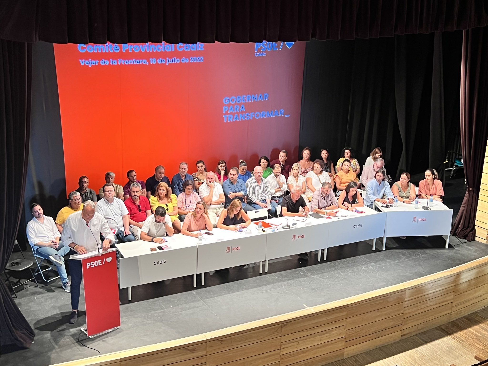 El PSOE de Cádiz se 'rearma' para la batalla de 2023. En la imagen, Ruiz Boix interviene en el Comité Provincial celebrado este pasado lunes en Vejer.