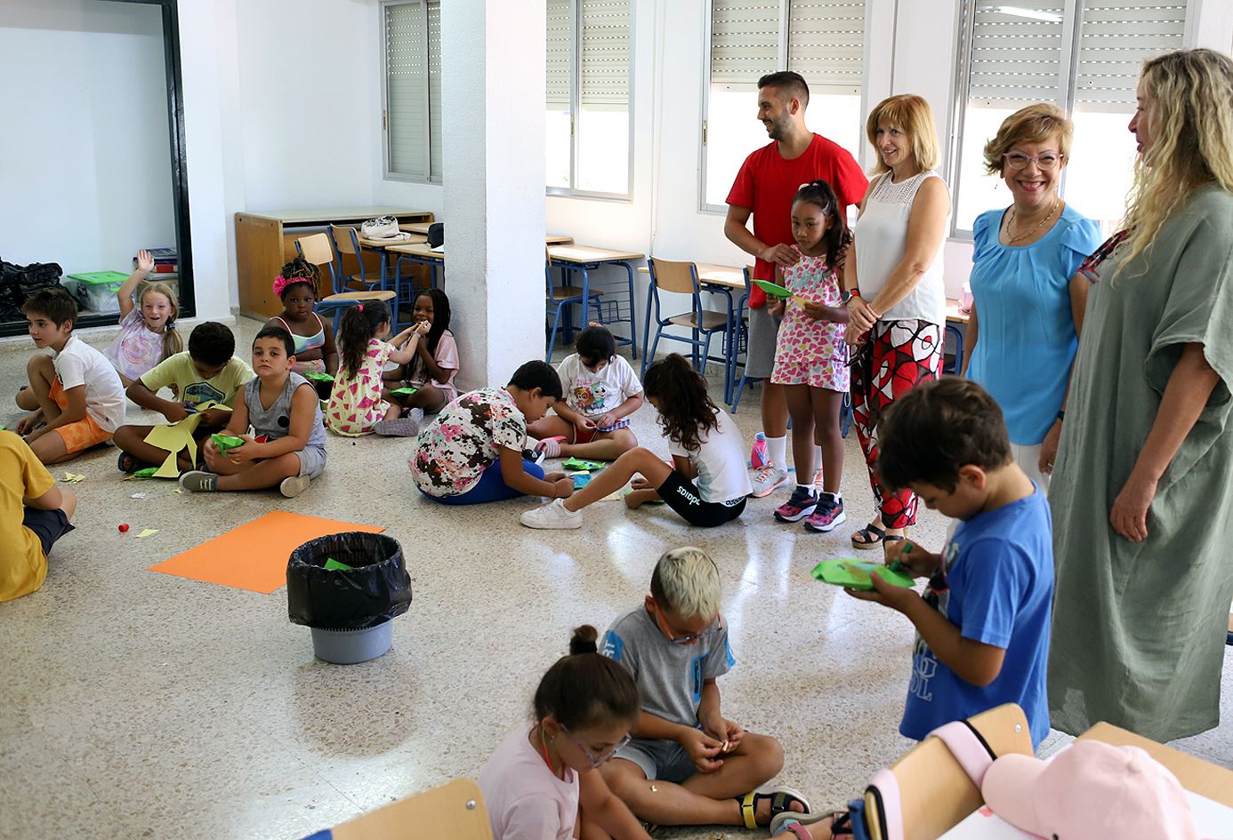 Imagen de la presentación de la Escuela de Verano en el CEIP Sagrada Familia de Jerez.
