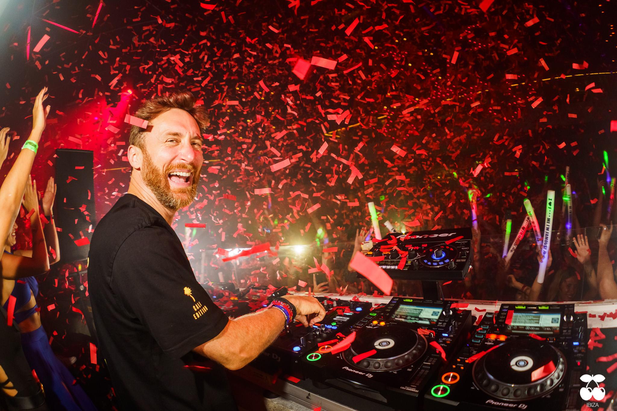 David Guetta durante una de sus sesiones.  IBIZAFACEBOOK