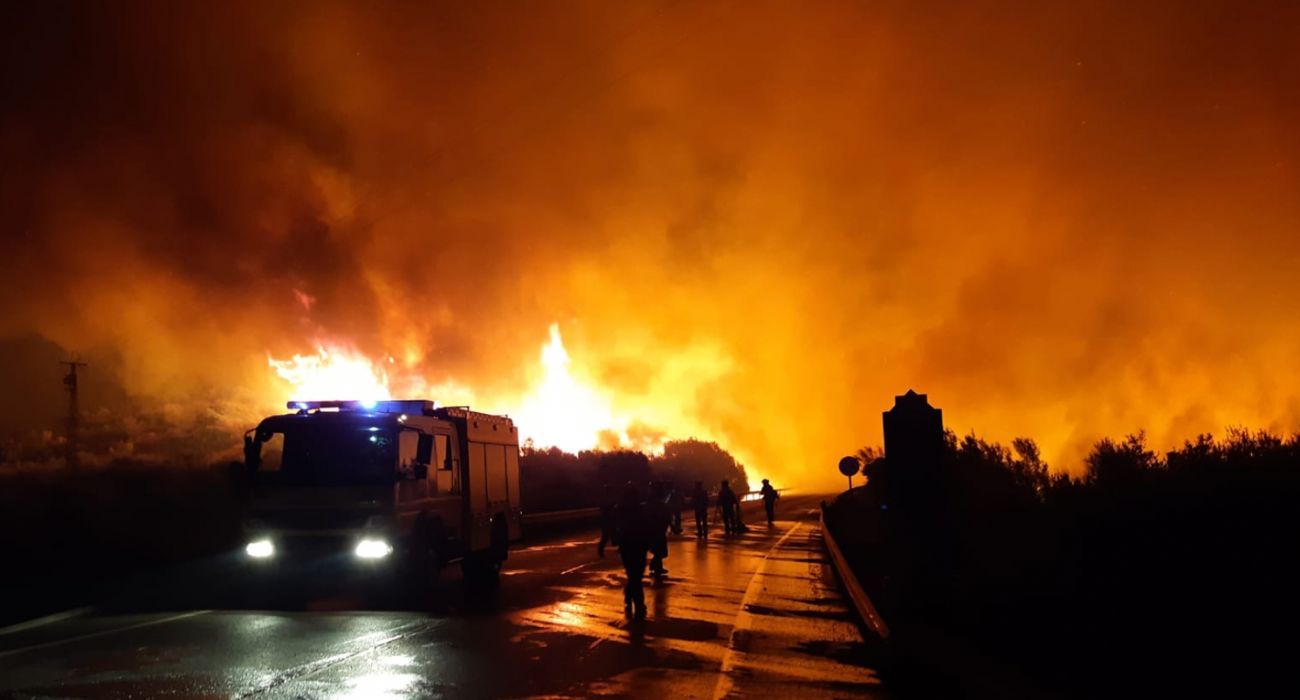 Una imagen de uno de los últimos incendios en Andalucía, el originado hace unos días en Olvera.   PLAN INFOCA