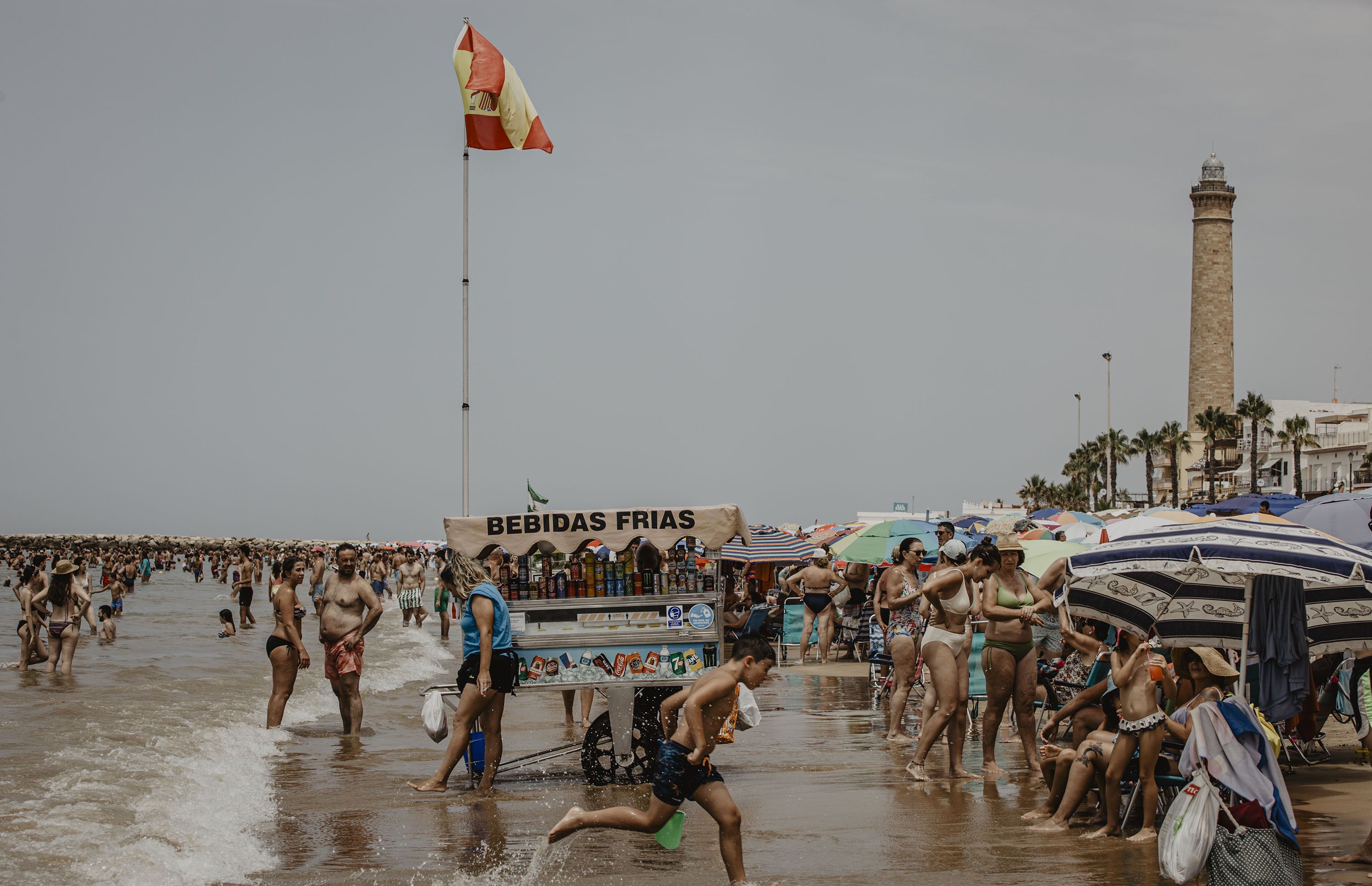 La playa de Regla, en Chipiona, en plena ola de calor.