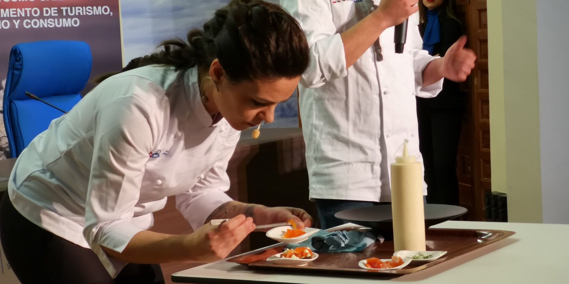 Un momento de la exhibición gastronómica en El Madrugador. FOTO: DIPUTACIÓN DE CÁDIZ 