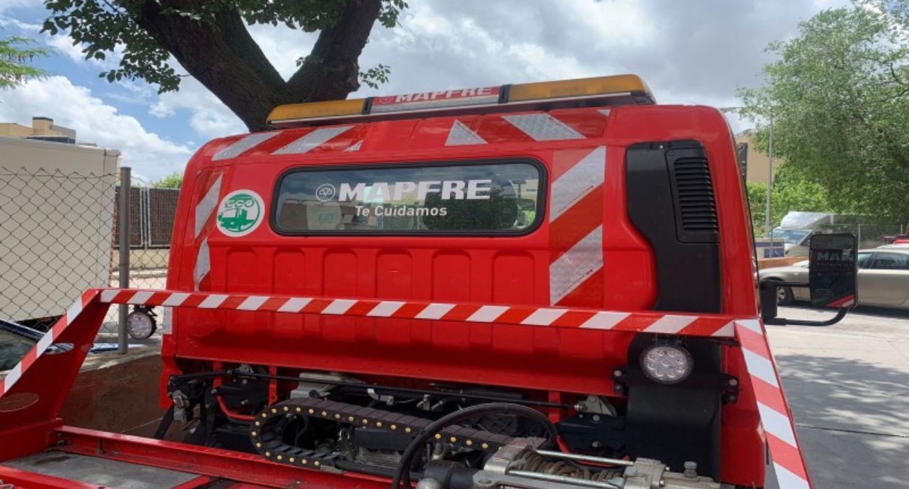 Una grúa, rotulada como si fuera de Mapfre, ha robado un coche en Jerez.