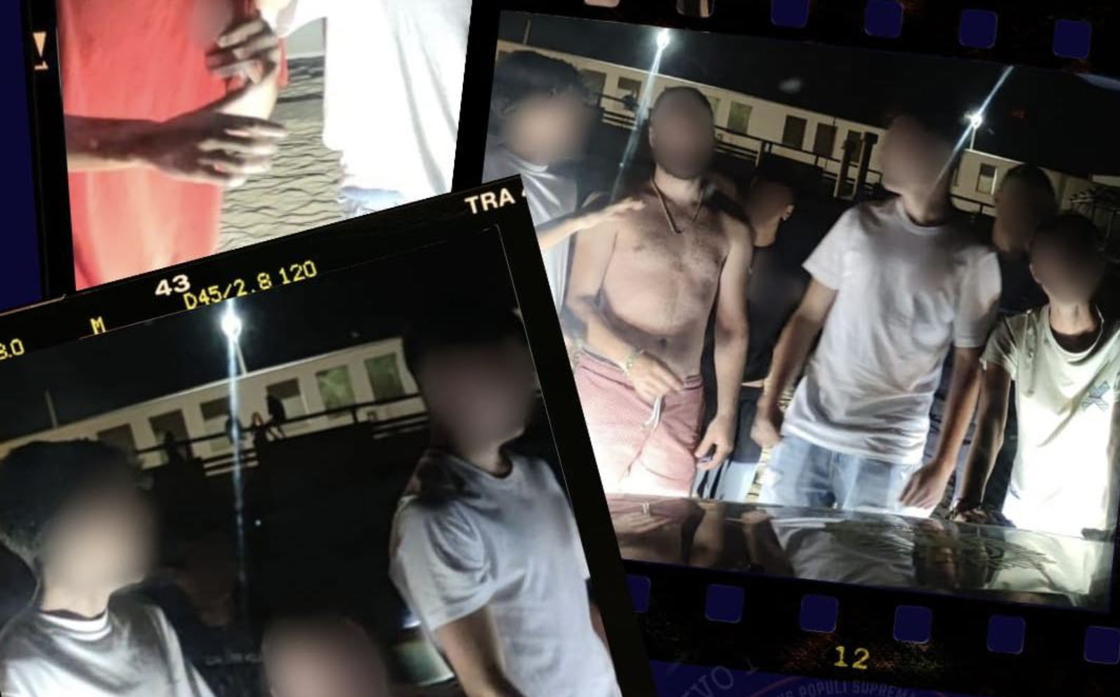 Un grupo de jóvenes ayuda a la Policía a desatascar el coche que se había quedado hundido en la arena en Chipiona.