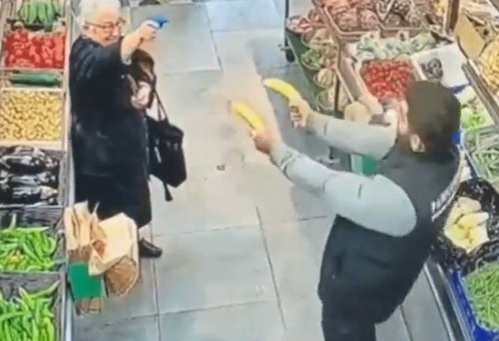 Atraco en la frutería.