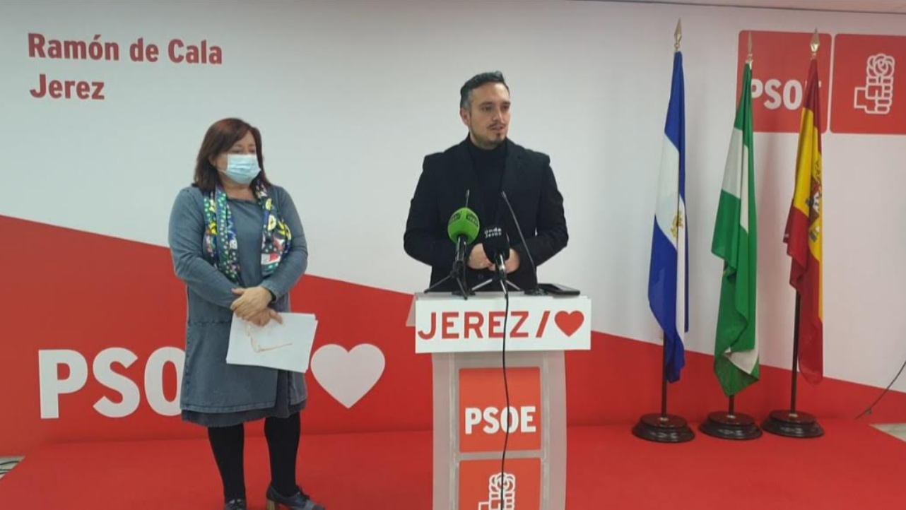El portavoz del PSOE de Jerez, Jesús Alba en rueda de prensa.
