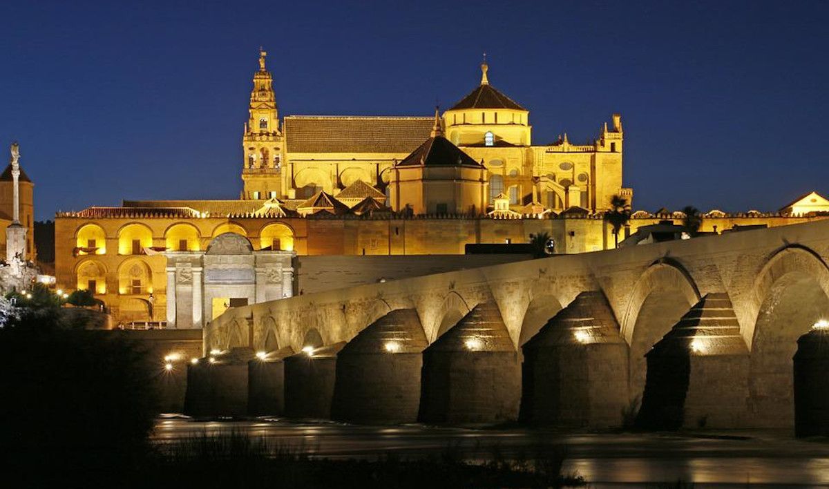 La mezquita-catedral, uno de los 7 lugares imprescindibles para visitar en Córdoba.