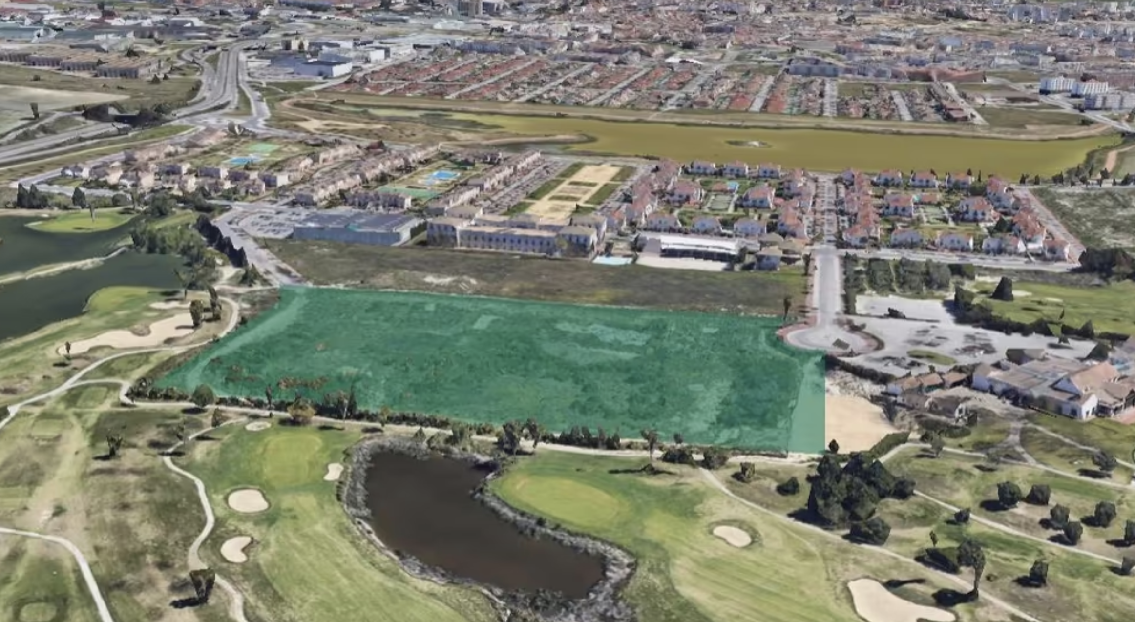 Venden un enorme solar junto al Sherry Golf en Jerez: iba a ser un hotel de lujo.