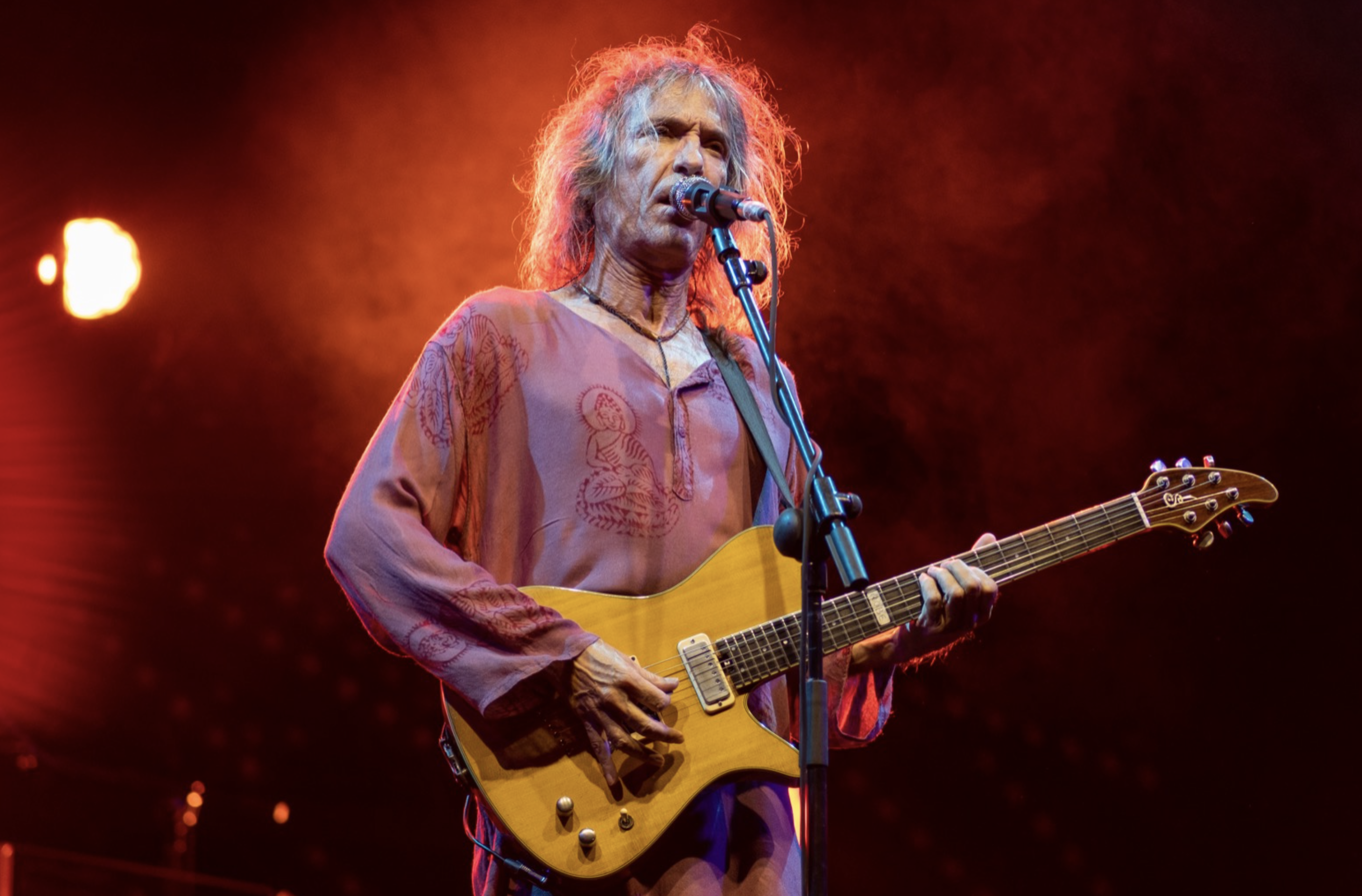 Una imagen reciente de un concierto de Robe, uno de los cantantes que tocarán en Sanlúcar este verano.