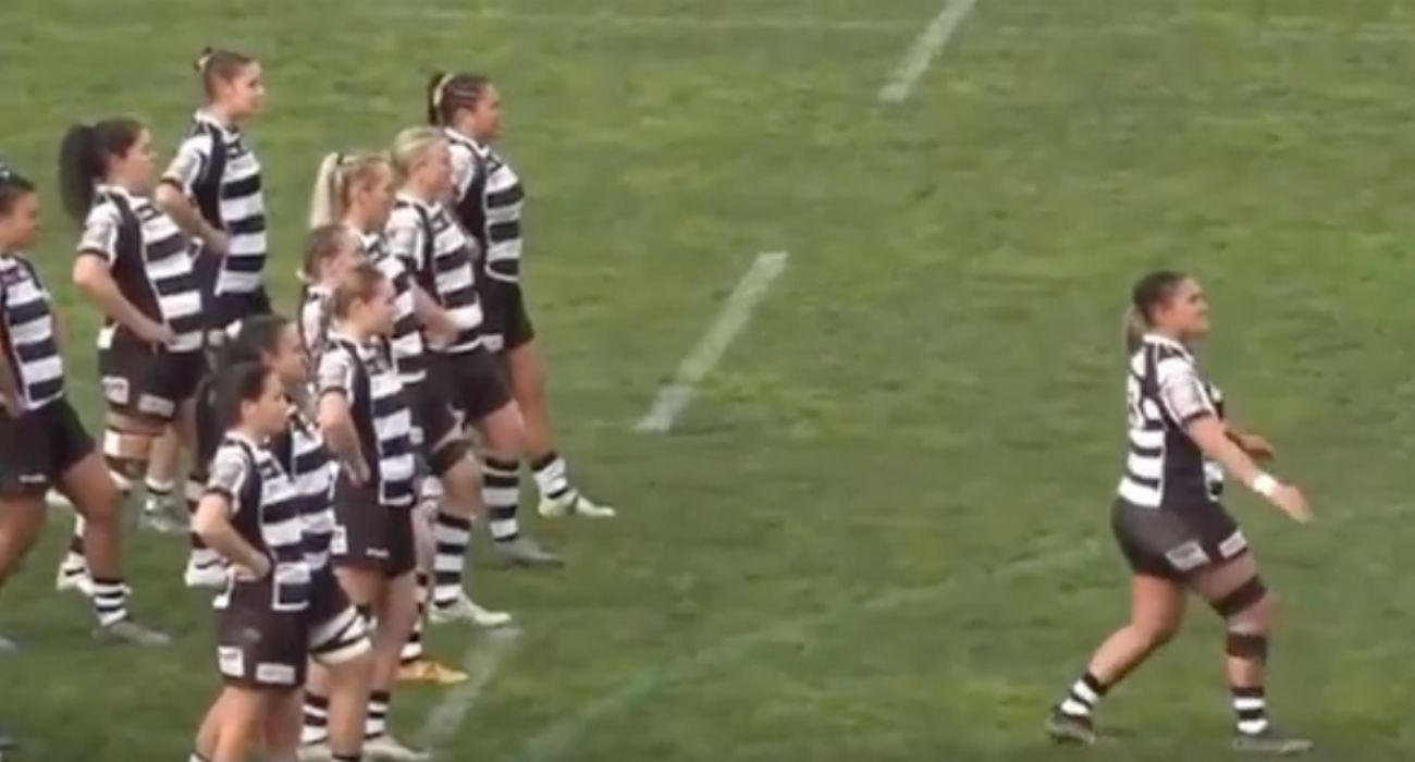 'Bimba' Delgado, en el centro en la parte izquierda, disfrutando de la tradicional 'haka' de Nueva Zelanda. 'Bimba' Delgado, en el centro en la parte izquierda, disfrutando de la tradicional 'haka' de Nueva Zelanda.